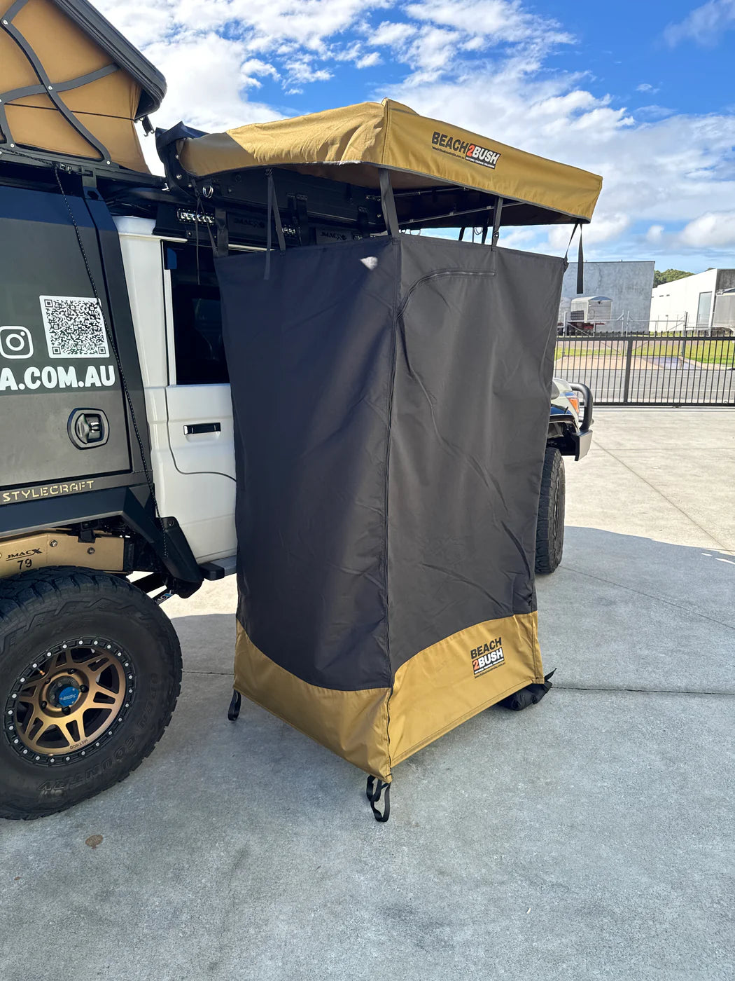 Beach2Bush Deluxe Shower Awning Tent - With Roof and Floor