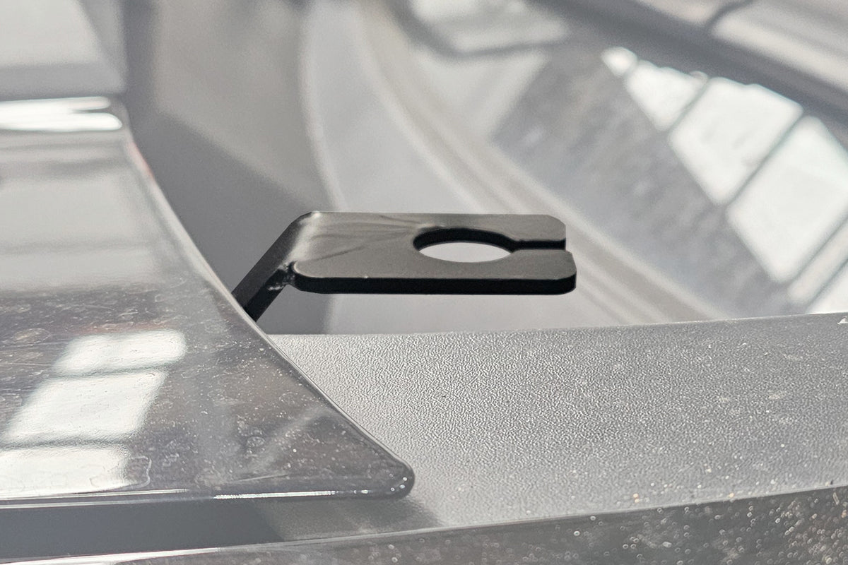 Wedgetail Adventure Accessory Chevrolet Silverado, Driver Side Bonnet Aerial Mount